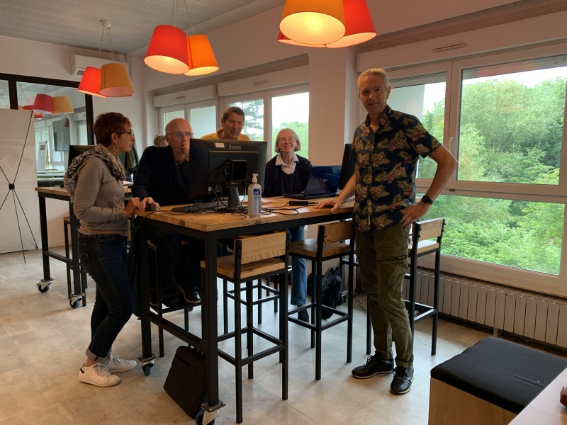 Atelier de cyber malveillance avec Elisabeth, Serge et William, bénévoles de la Fondation Orange